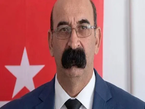 ترک سیاستدان کی موچھوں کے دنیا بھر میں چرچے!